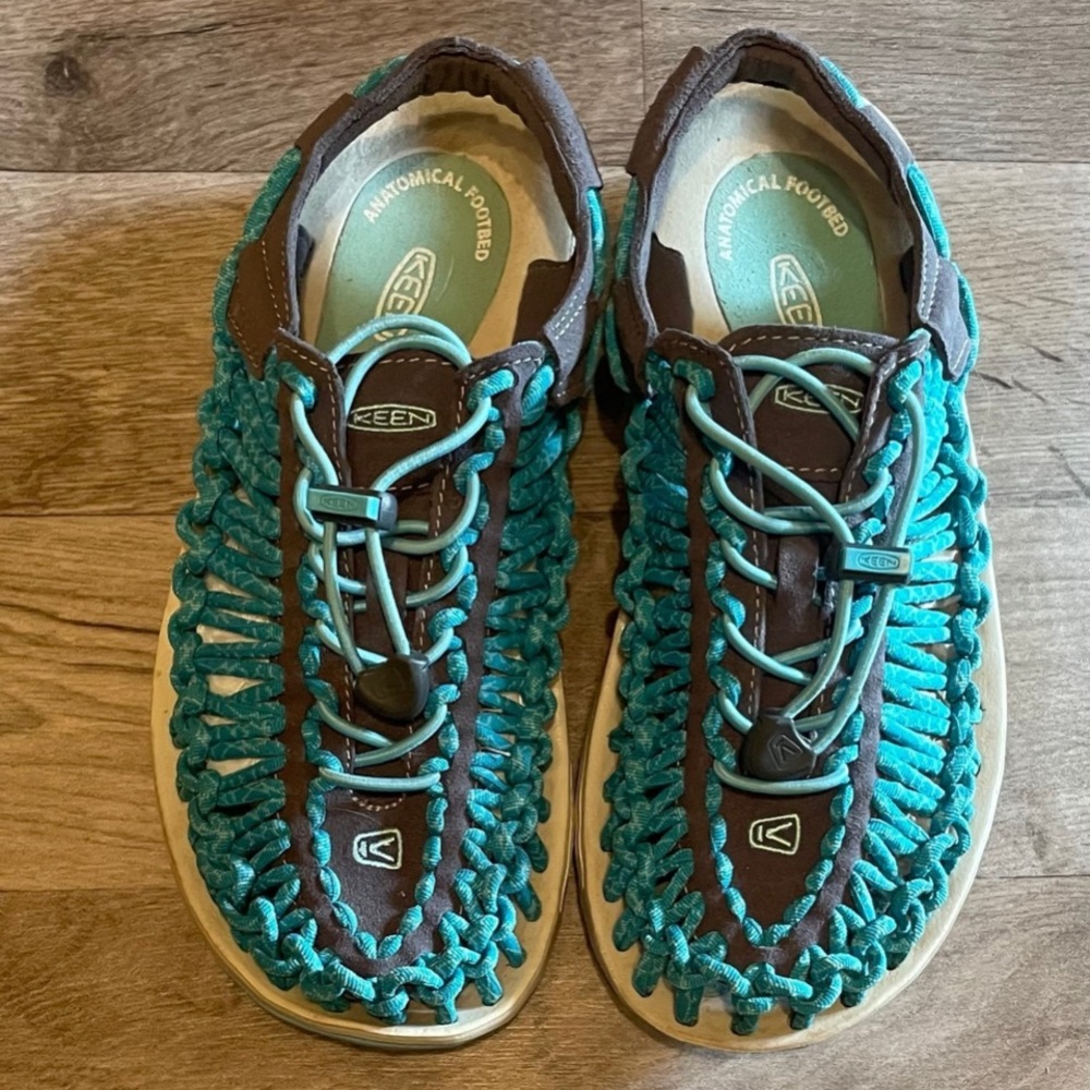 Keen Turquoise ladies size 7.5 Uneek Sandals